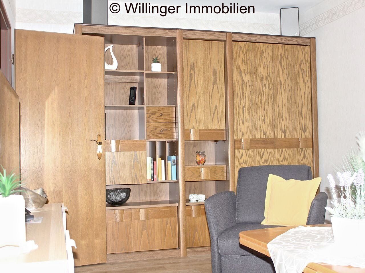 . Wohnzimmer Schrank